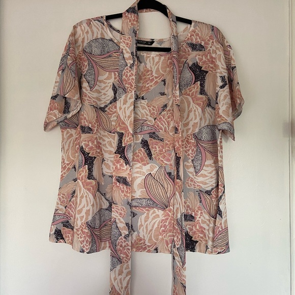 Shein floral top with waist tie - Picture 5 of 7